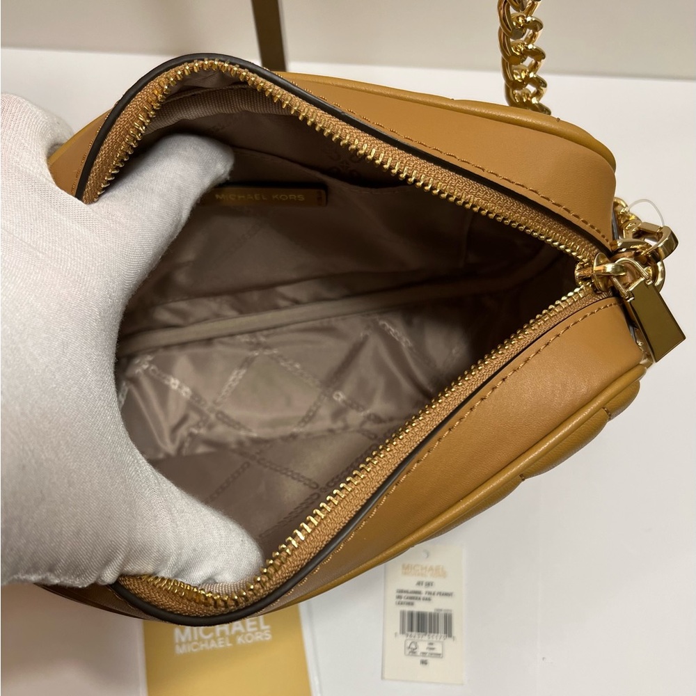 Michael Kors NEW Tan Leather Quilted Jet Set Medium Crossbody Bag - Picture 3 of 3